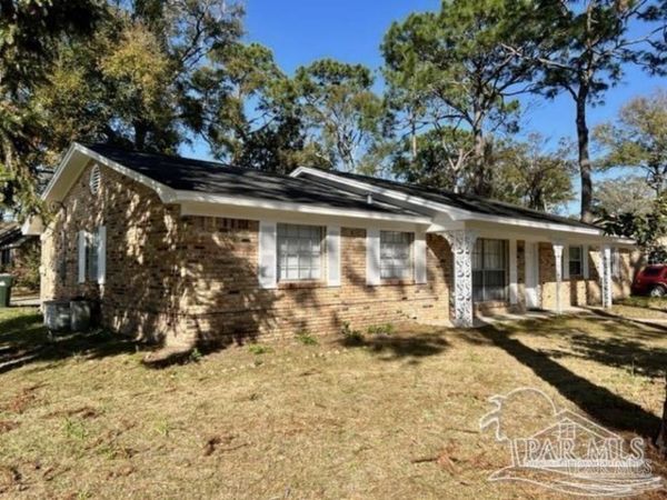 8100 Six Pence Dr, Pensacola, FL 32514
