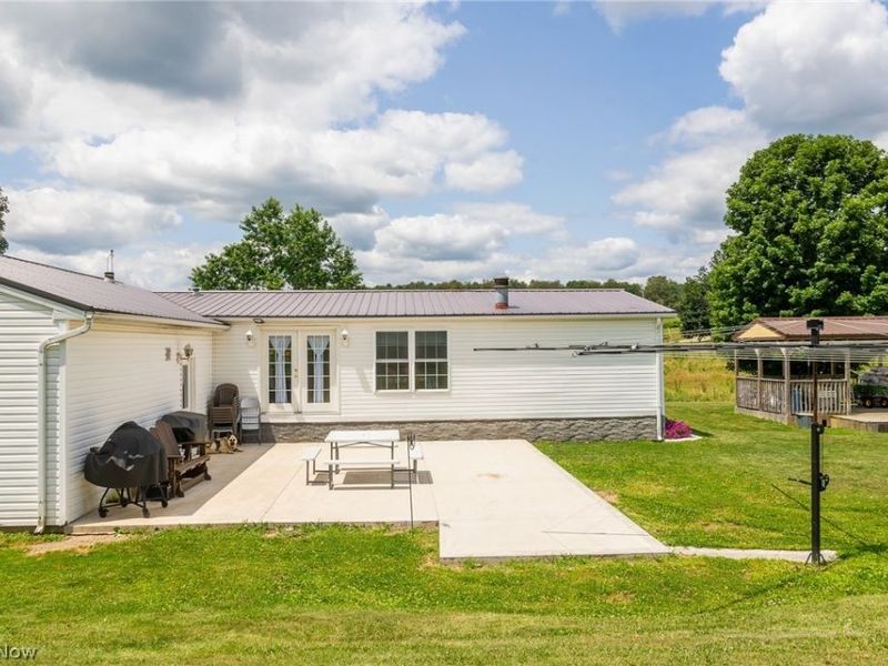 9182 Berry Road , Kensington, OH 43986 Photo 4