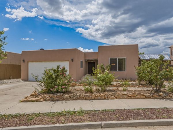 7628 Cree, Santa Fe, NM 87507