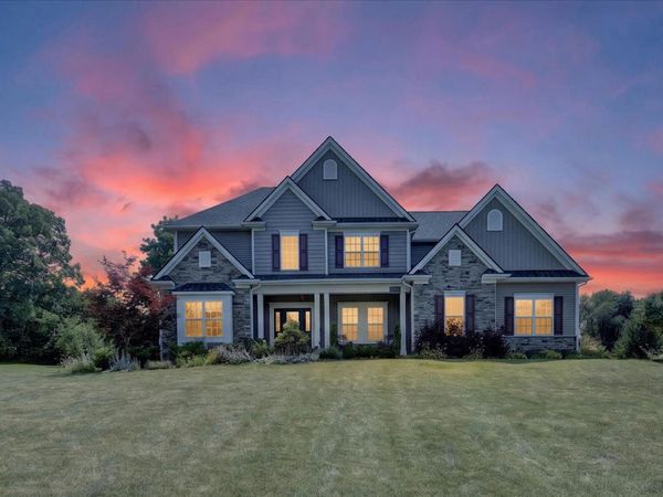 7982 Donegal Court, Fenton, MI 48430