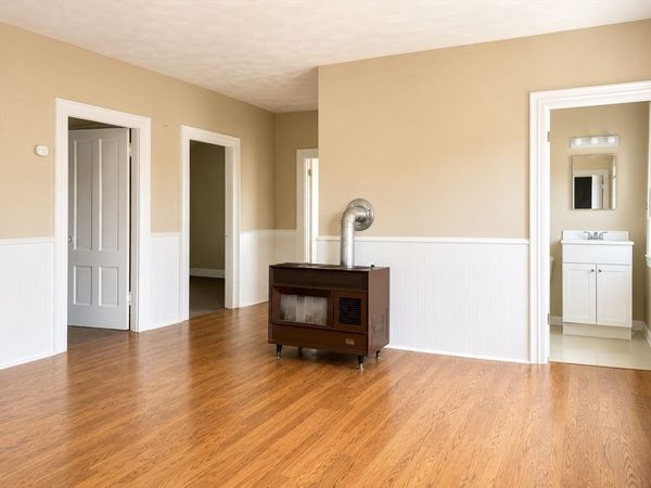 53 Oxford St, Unit 3, Fall River, MA 02721