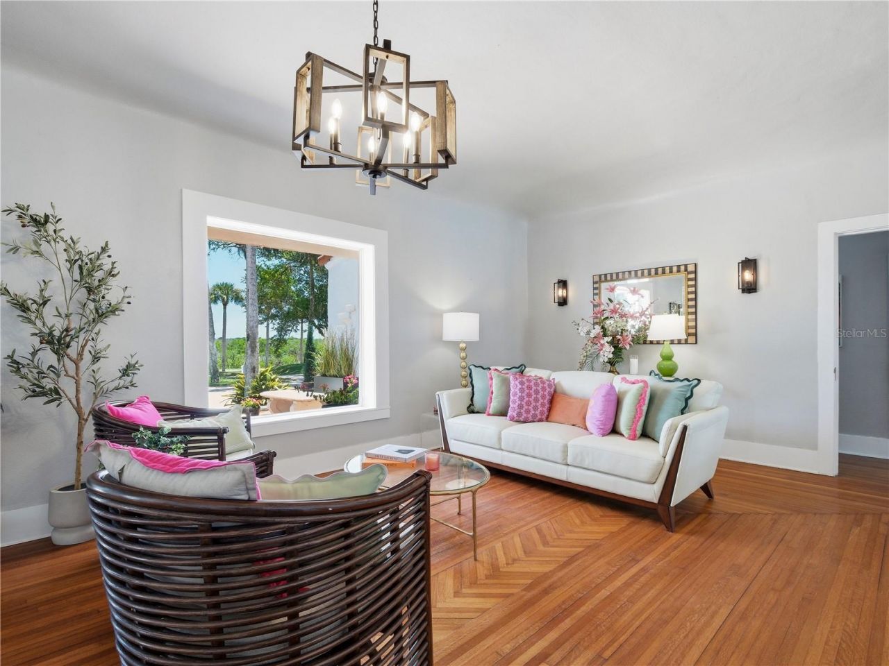 636 N Riverside Drive, New Smyrna Beach, FL 32168 Photo