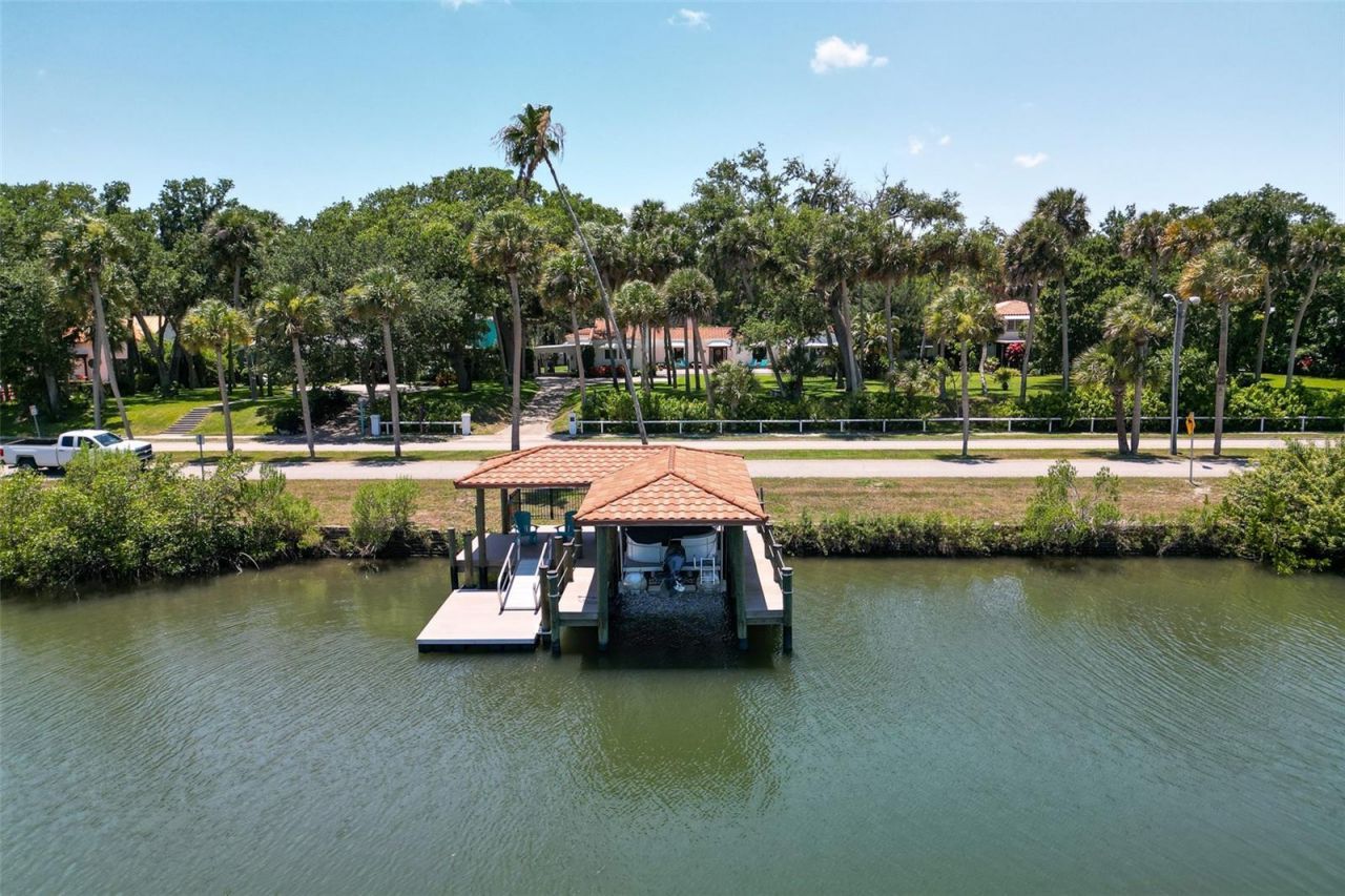 636 N Riverside Drive, New Smyrna Beach, FL 32168 Photo