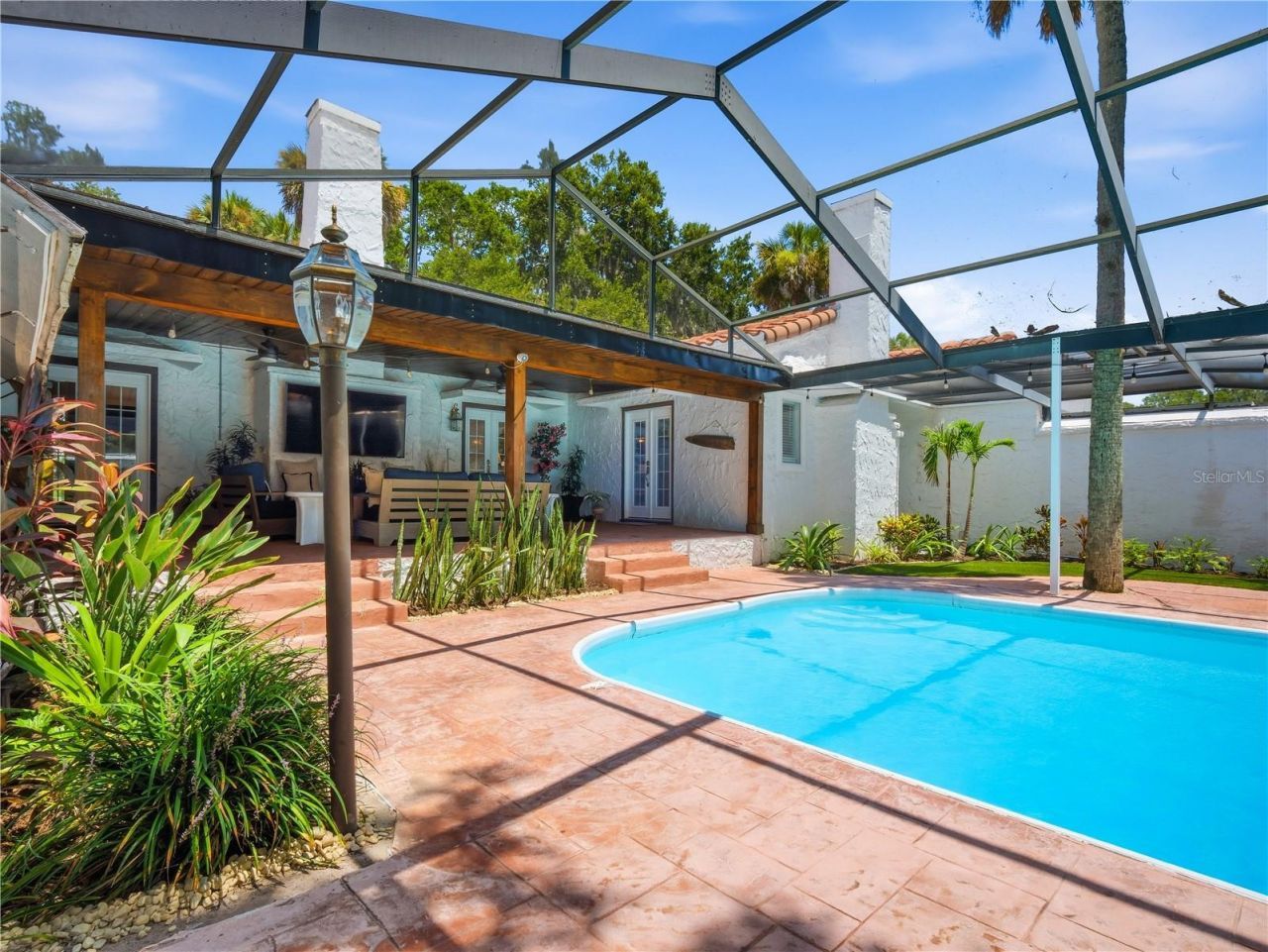 636 N Riverside Drive, New Smyrna Beach, FL 32168 Photo