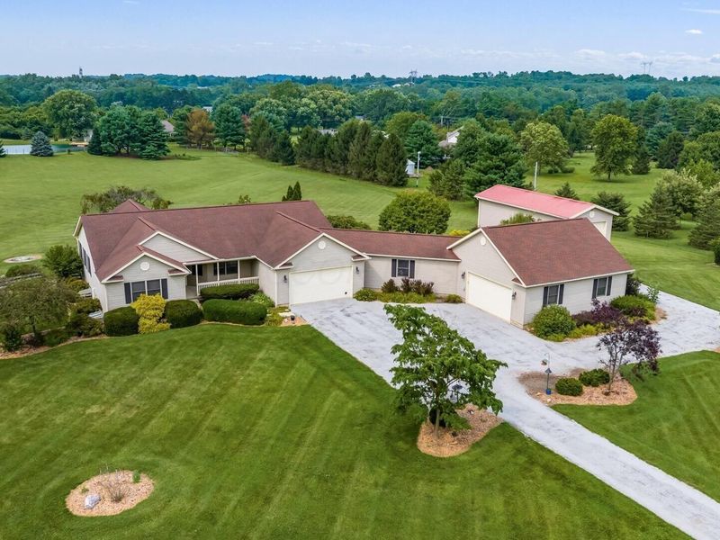 1224 Lundys Lane Road NW, Newark, OH 43055 Photo 1
