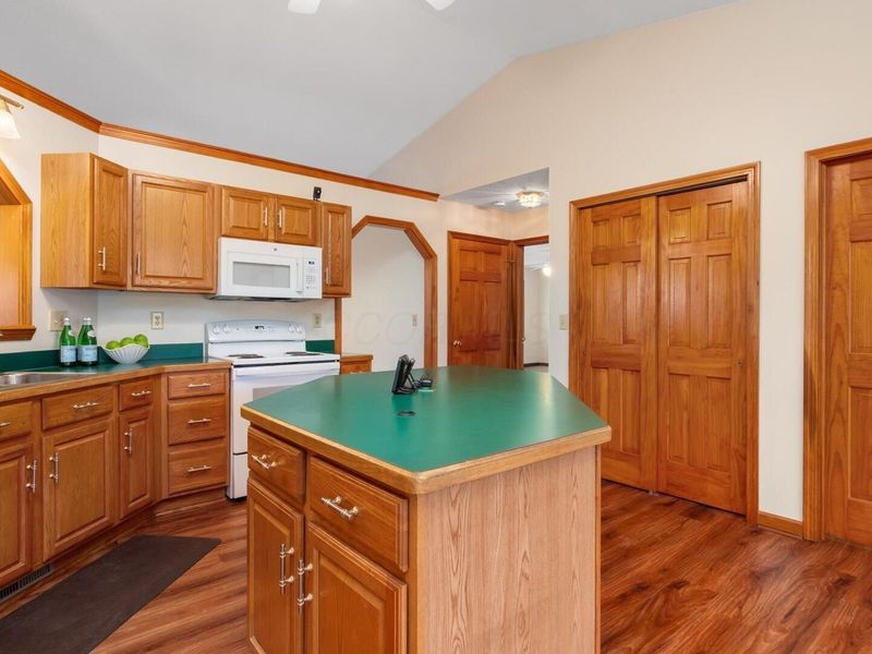 1224 Lundys Lane Road NW, Newark, OH 43055 Photo 10