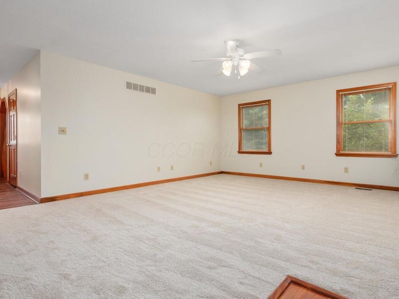 1224 Lundys Lane Road NW, Newark, OH 43055 Photo 5