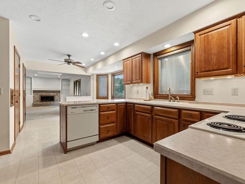 873 Prince William Lane , Westerville, OH 43081 Photo 10