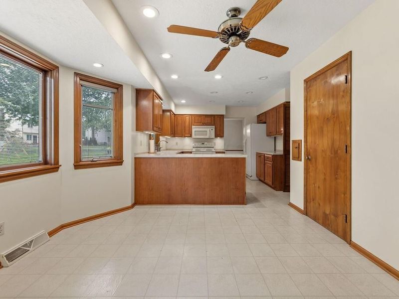 873 Prince William Lane , Westerville, OH 43081 Photo 15