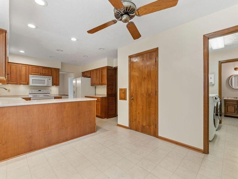 873 Prince William Lane , Westerville, OH 43081 Photo 16
