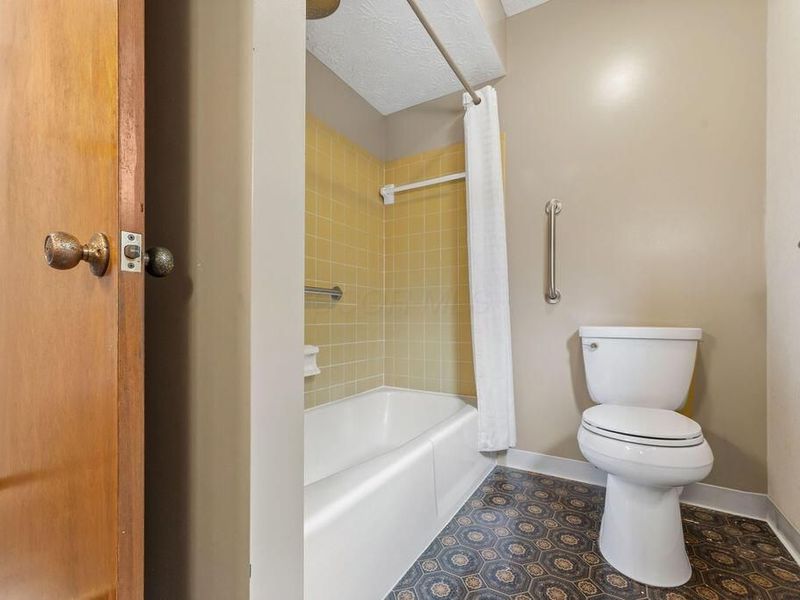 873 Prince William Lane , Westerville, OH 43081 Photo 32