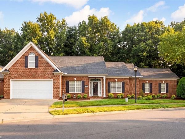 1024 Prestwick Court , Clemmons, NC 27012
