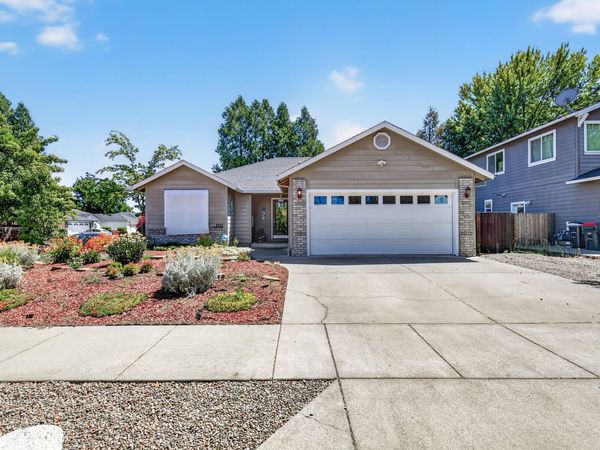 1717 Alexis Way, Medford, OR 97501