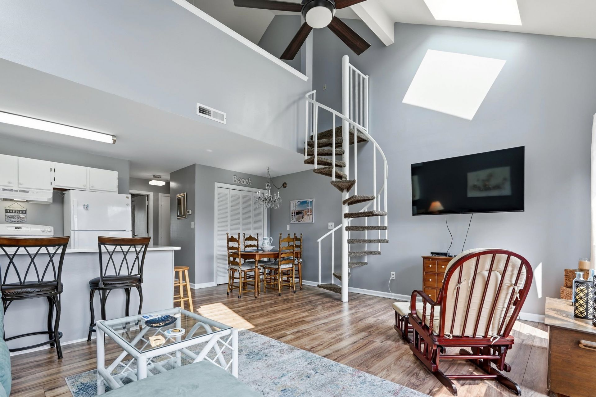 1881 Colony Dr. Photo 5