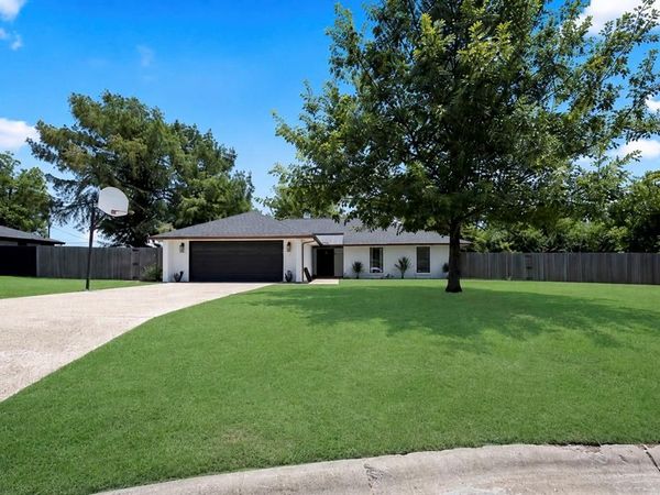1307 Linda Court, Cleburne, TX 76033