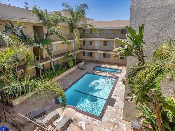 11044 Acama Street, Unit 302, Studio City, CA 91602