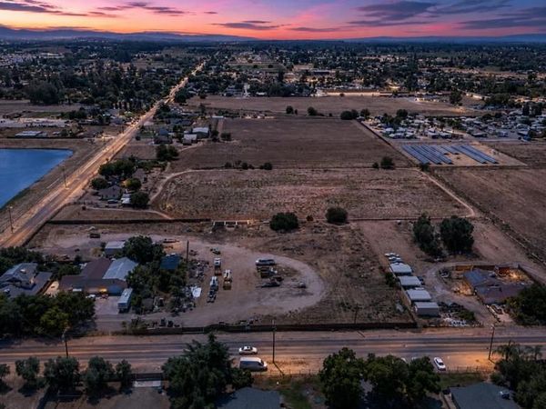 1367 N Marks Avenue, Fresno, CA 93722