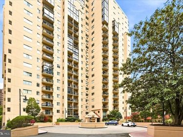 1211 S EADS STREET S, Unit 305, ARLINGTON, VA 22202