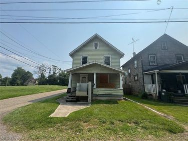 1958 4th Street NE, Canton, OH 44704