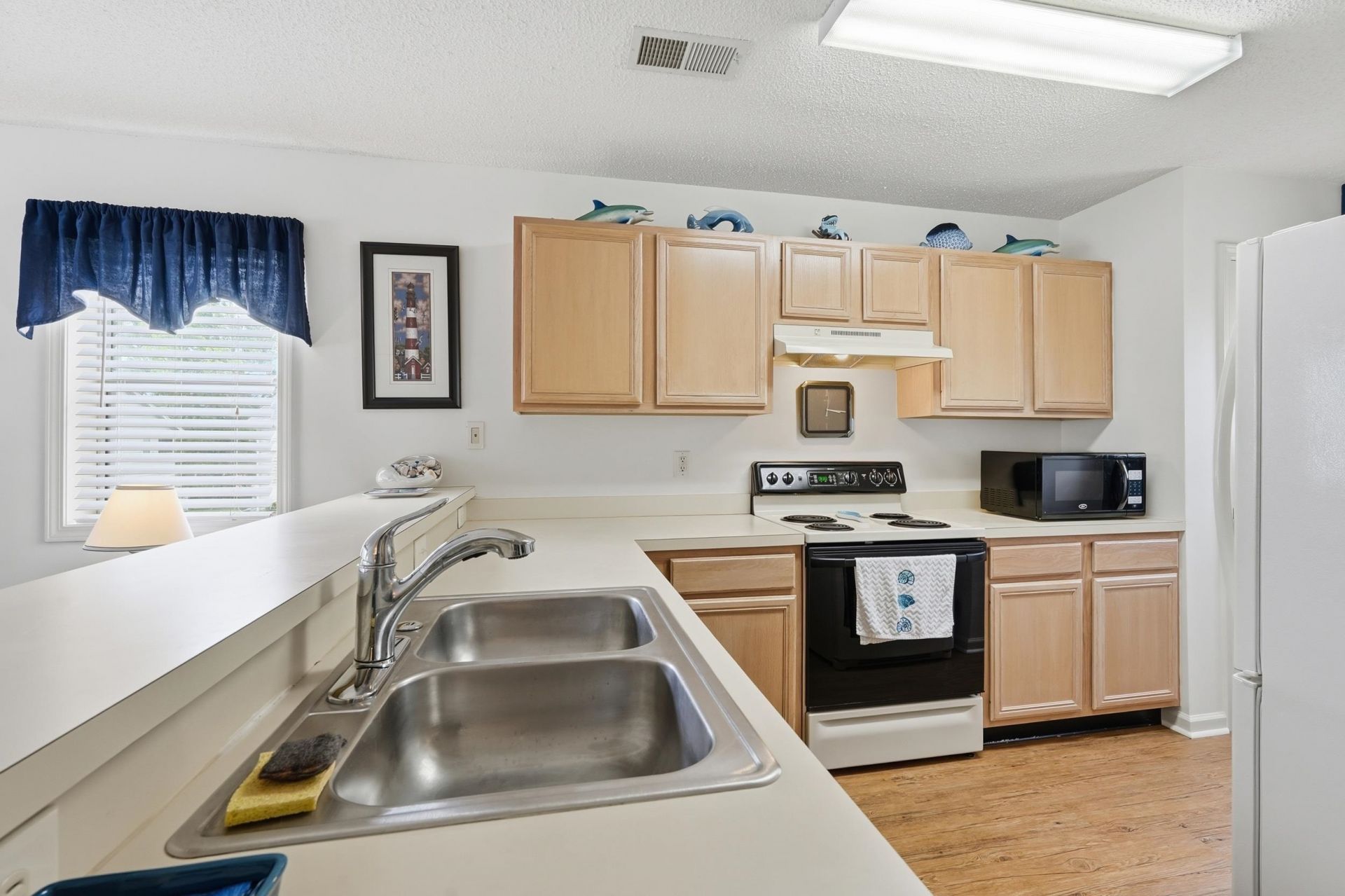 1230 White Tree Ln. Photo 5