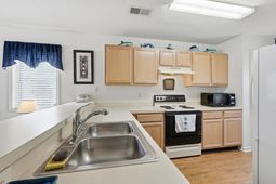 1230 White Tree Ln. photo 4