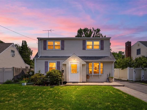 43 Nassau Avenue , Plainview, NY 11803