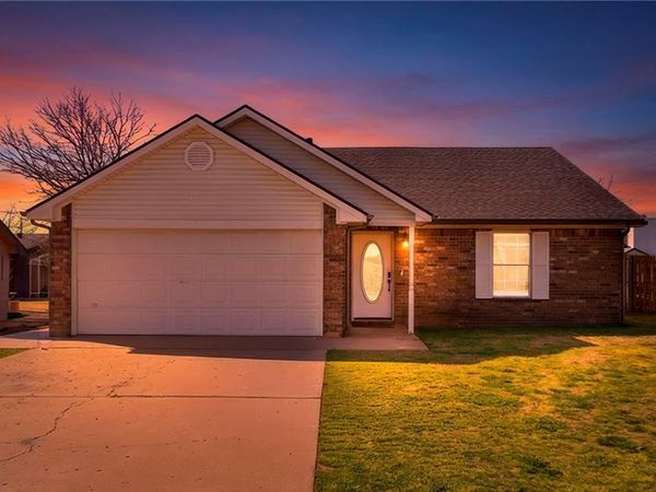 2702 W Margaret Street , Rogers, AR 72756