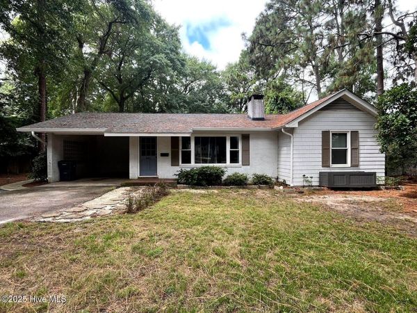 440 E Massachusetts Avenue , Southern Pines, NC 28387