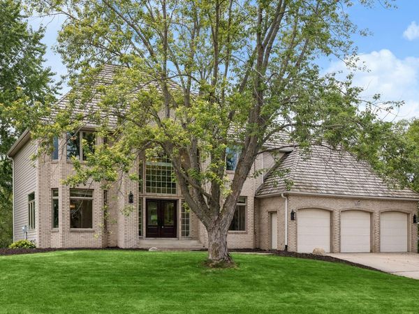 16905 45th Avenue N, Plymouth, MN 55446