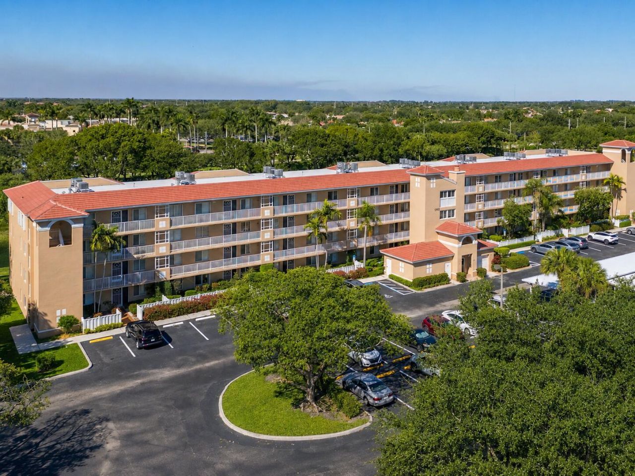 5906 Crystal Shores Drive, Unit 404, Boynton Beach, FL 33437 Photo