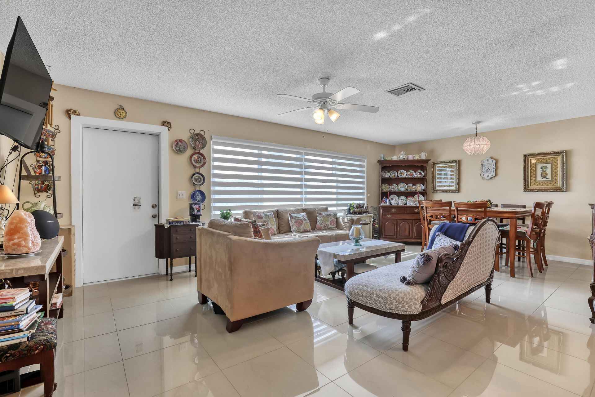 2886 Fernley Drive E, Unit 5, West Palm Beach, FL 33415 Photo