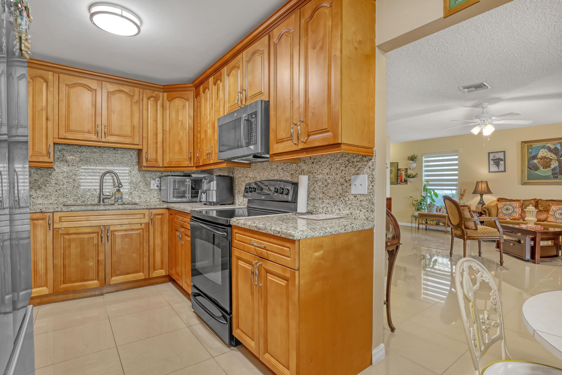 2886 Fernley Drive E, Unit 5, West Palm Beach, FL 33415 Photo