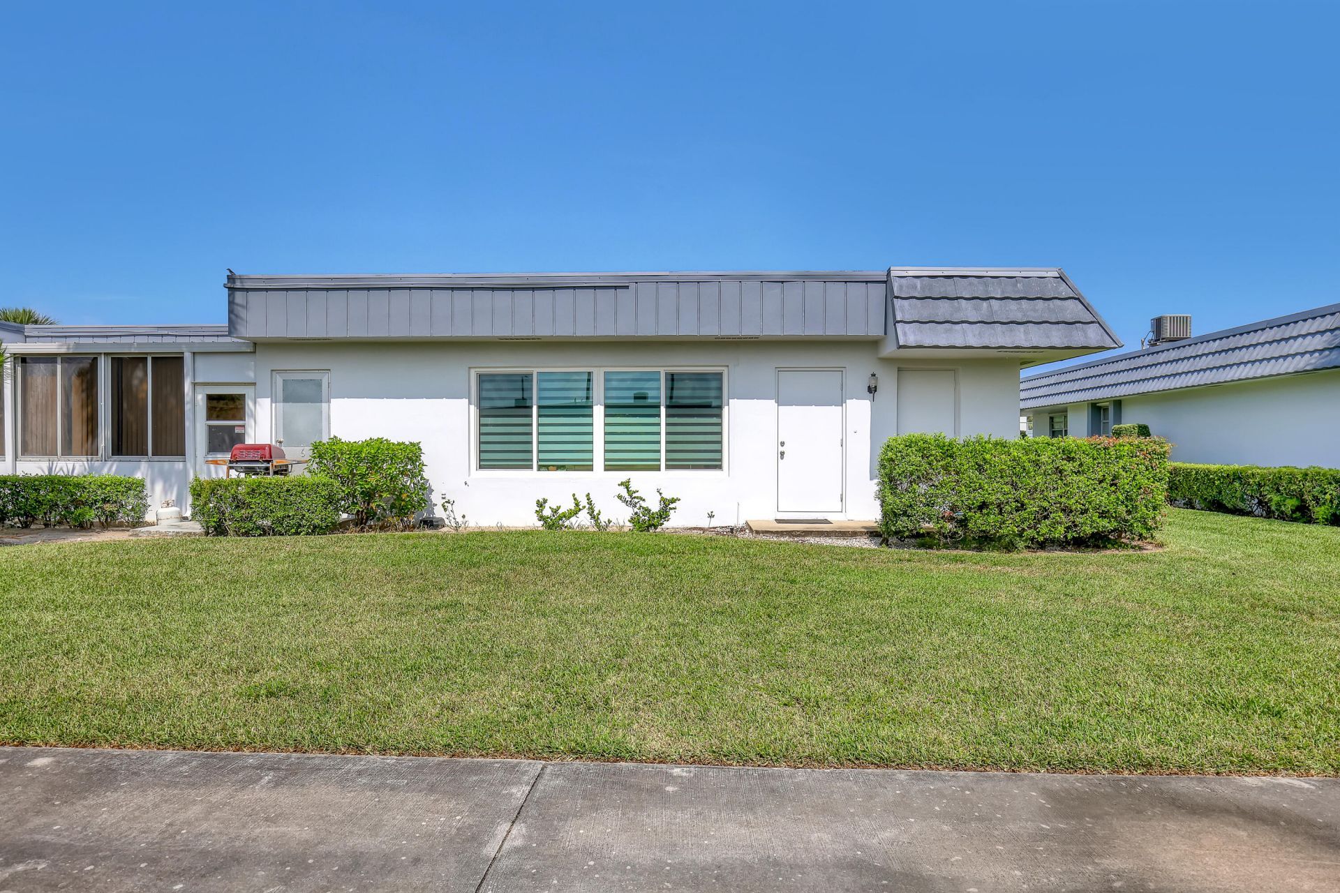 2886 Fernley Drive E, Unit 5, West Palm Beach, FL 33415 Photo