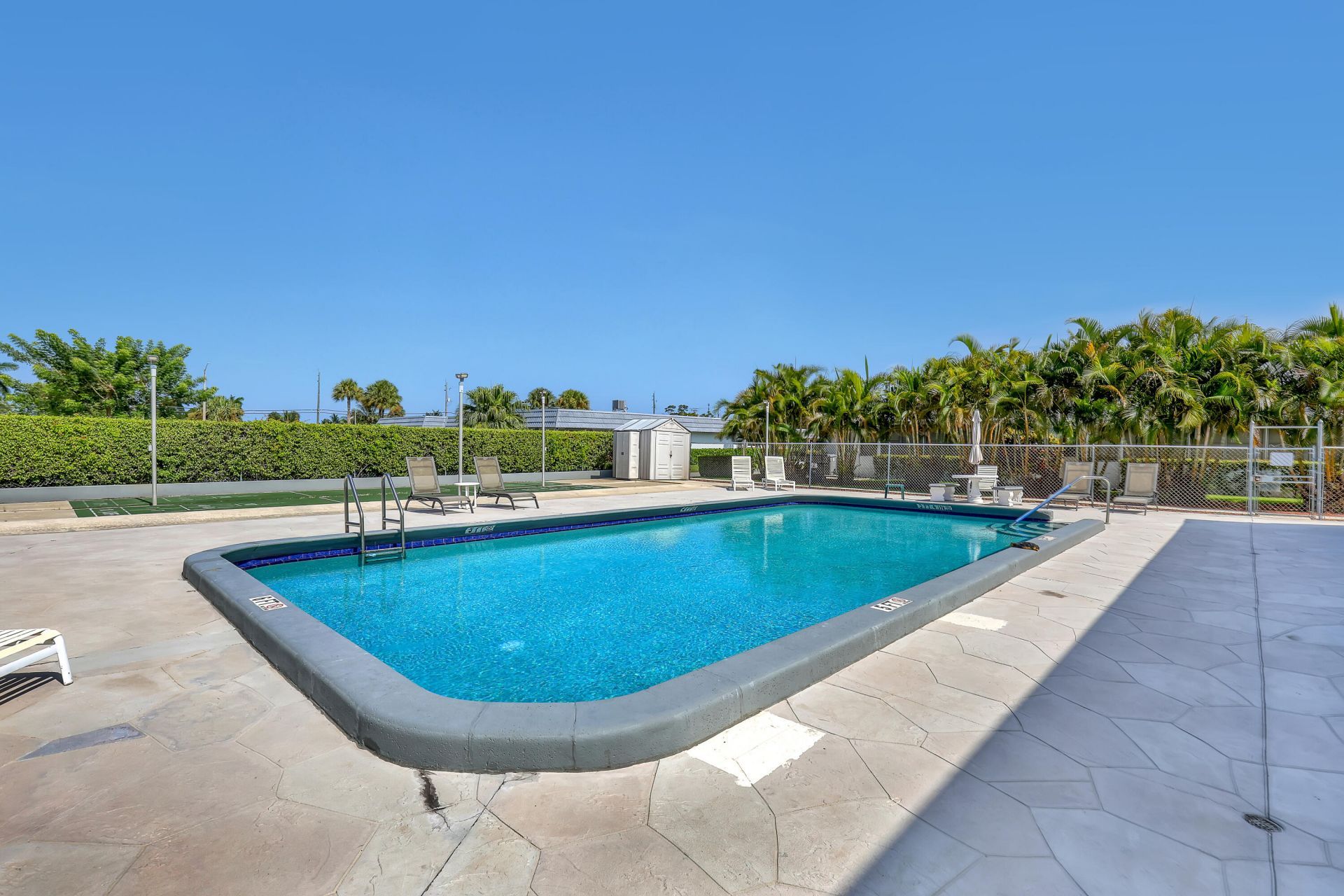 2886 Fernley Drive E, Unit 5, West Palm Beach, FL 33415 Photo