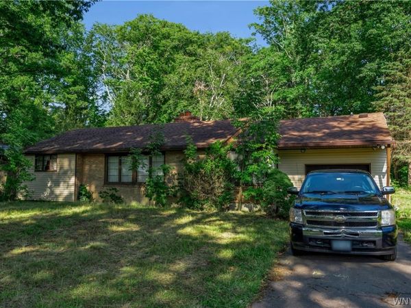 1935 Transit Road , Elma, NY 14059