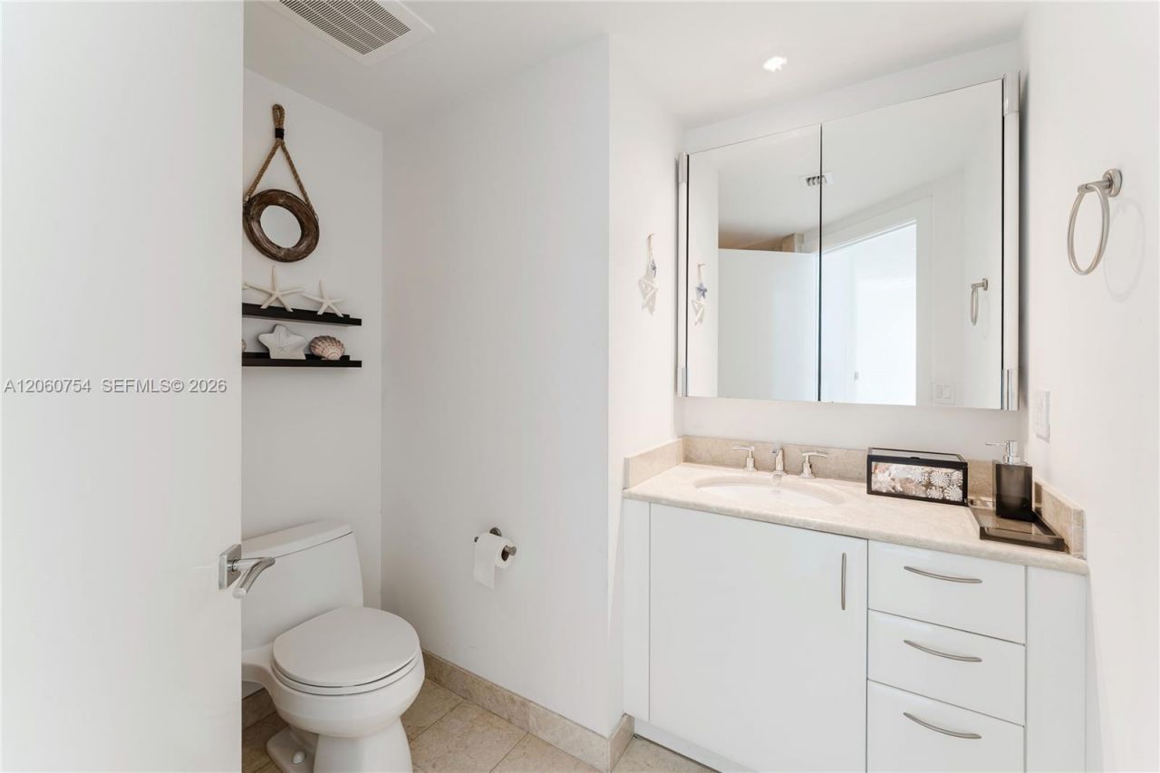 1331 Brickell Bay Dr, Unit 2805, Miami, FL 33131 Photo