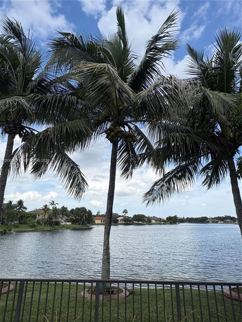 1853 NW 130th Ave, Pembroke Pines, FL 33028 Photo