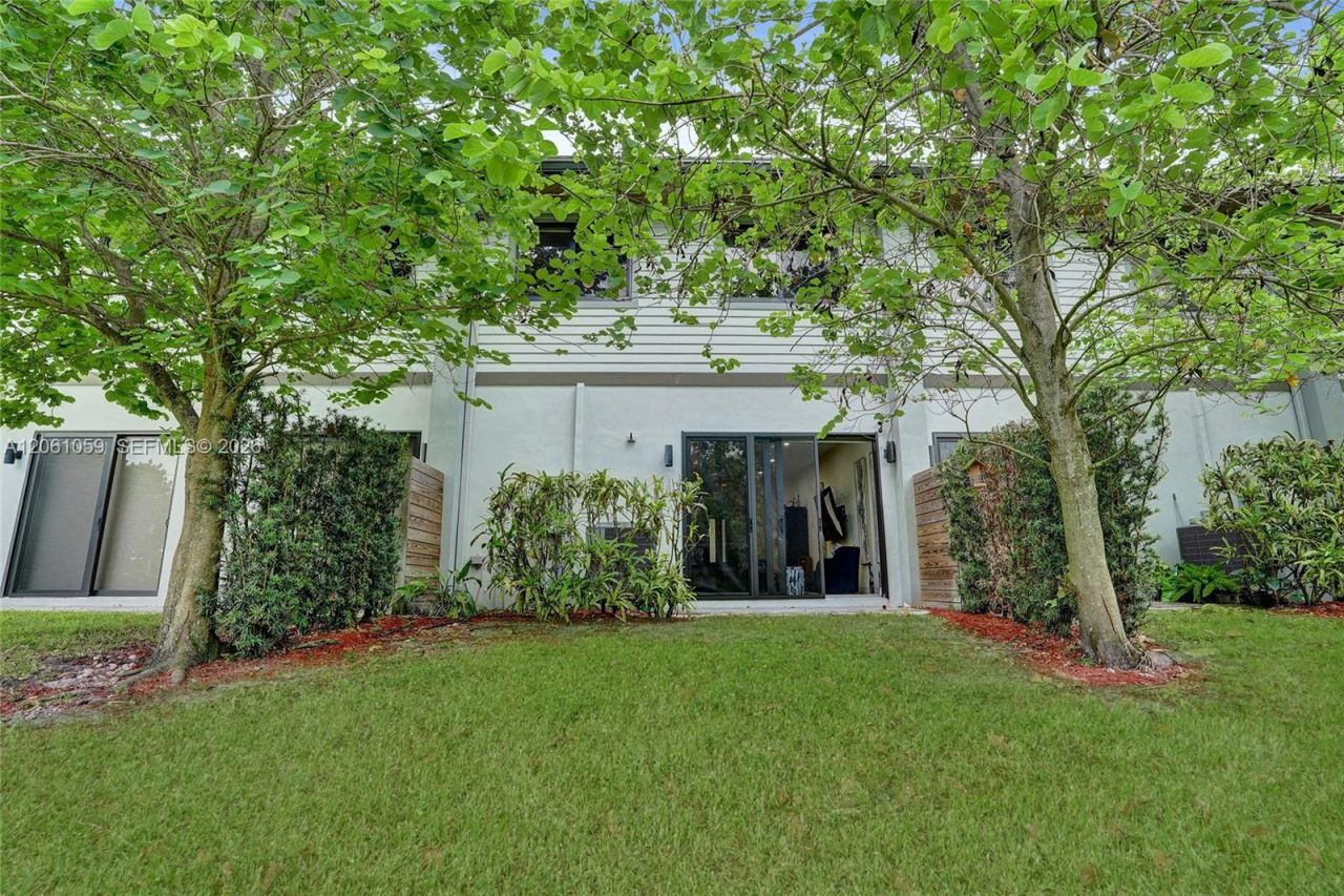 10533 NW 28th Ct, Coral Springs, FL 33065 Photo