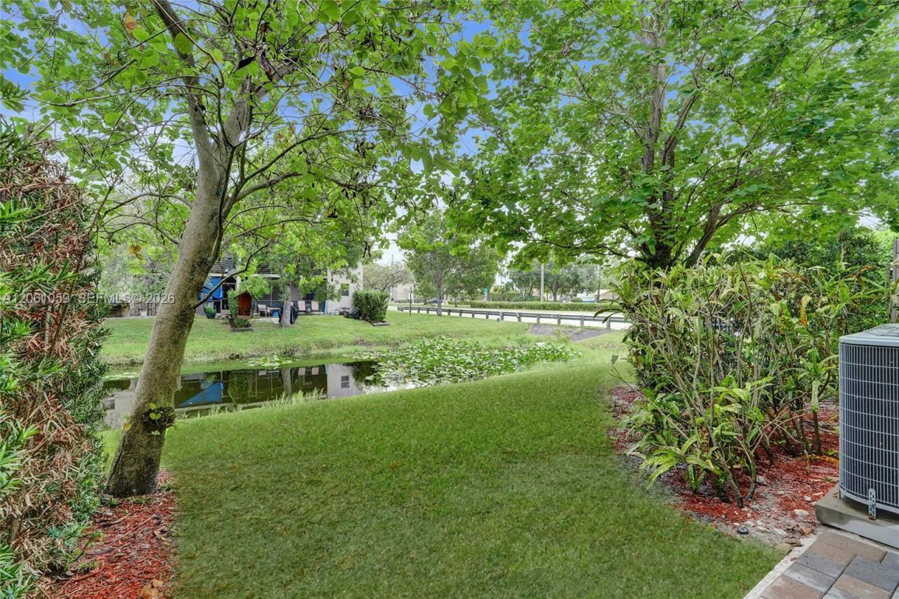 10533 NW 28th Ct, Coral Springs, FL 33065 Photo