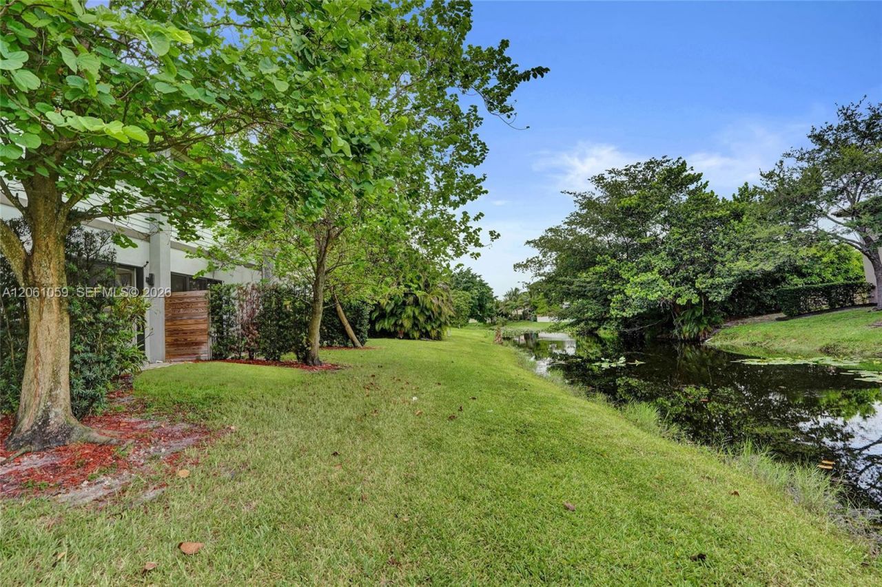 10533 NW 28th Ct, Coral Springs, FL 33065 Photo