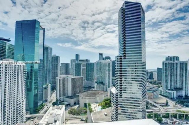 151 SE 1st St, Unit 3111, Miami, FL 33131 Photo