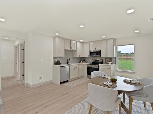 6729 Wallis Road, Lake Worth, TX 76135