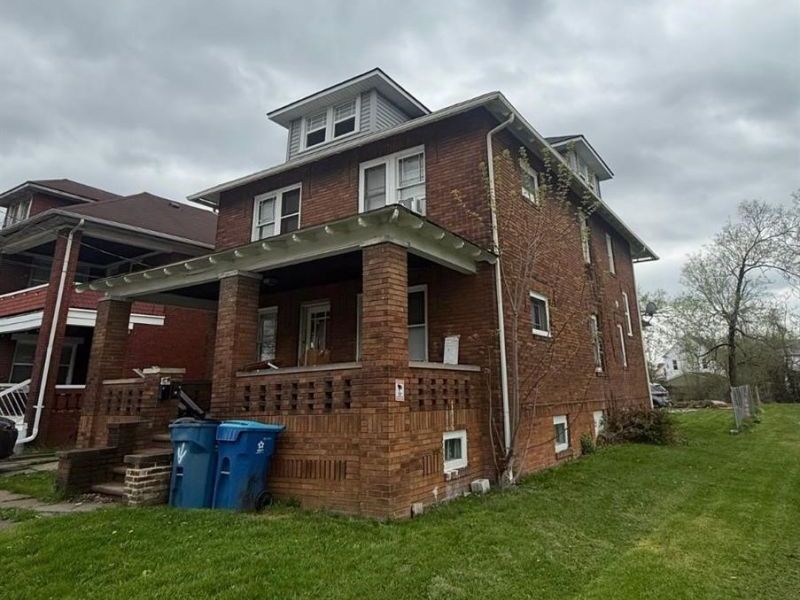 2394 Elyria Avenue , Lorain, OH 44055 Photo 2