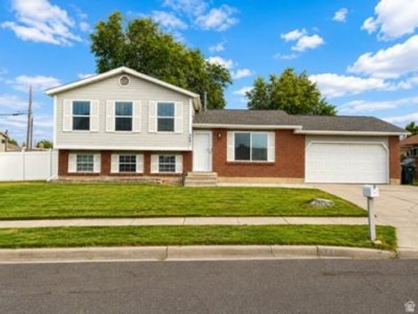 3401 W SUNNYBROOK DR , West Valley City, UT 84119