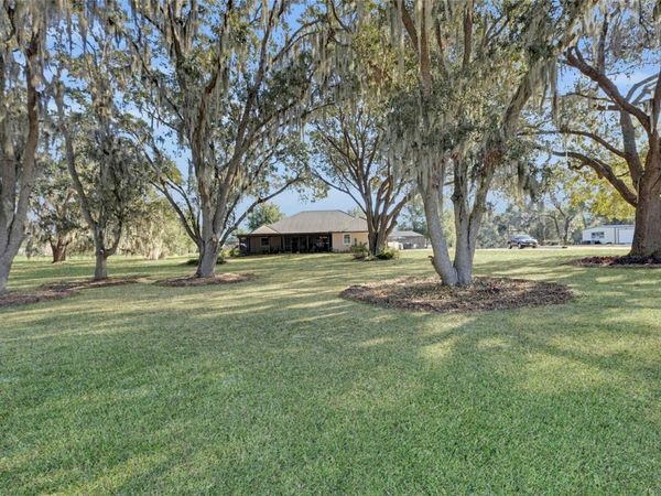 400 CARMAN DRIVE , LEESBURG, FL 34748