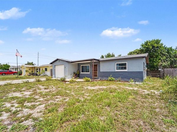 8143 HIXTON DRIVE , PORT RICHEY, FL 34668
