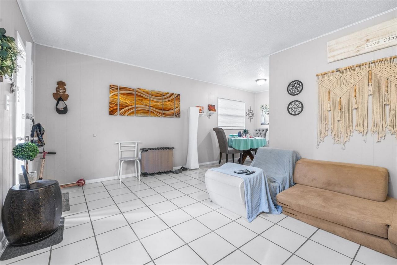 5901 Gibson Avenue, Tampa, FL 33617 Photo