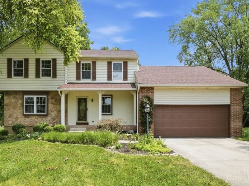 7590 Rolling Meadows Drive, West Chester, OH 45069 Photo 3