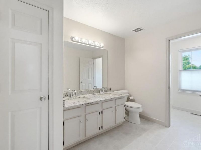 7590 Rolling Meadows Drive, West Chester, OH 45069 Photo 30