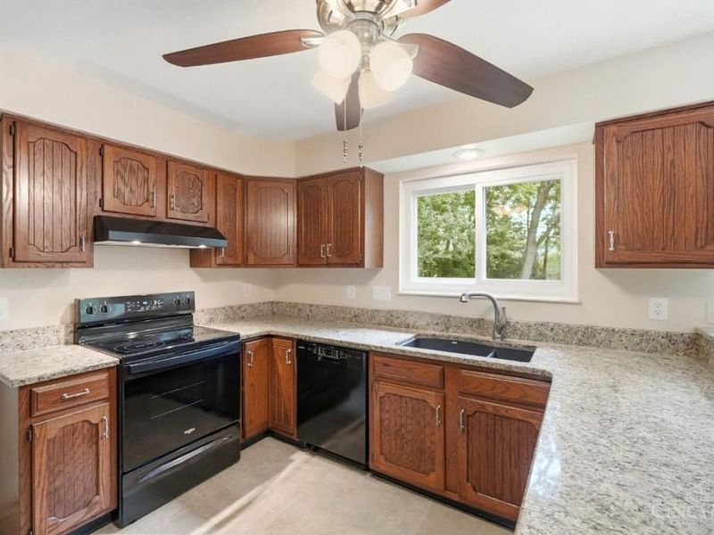 7590 Rolling Meadows Drive, West Chester, OH 45069 Photo 6